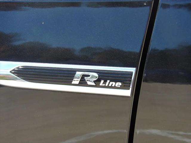 2017 Volkswagen Passat 1.8T R-Line