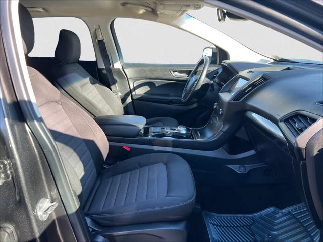 2020 Ford Edge SE