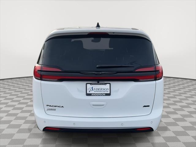 2026 Chrysler Pacifica Select AWD