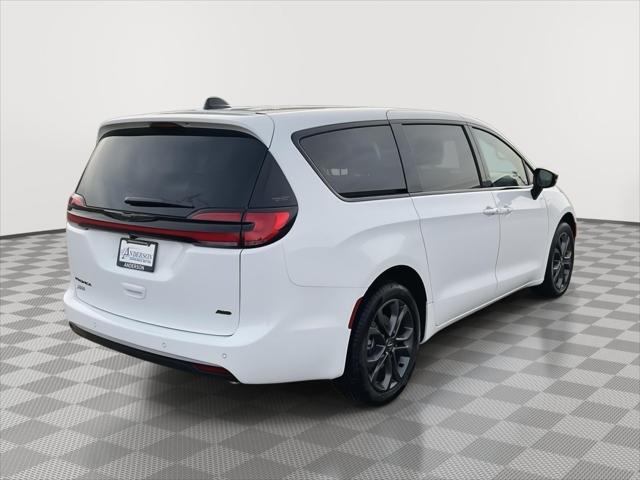 2026 Chrysler Pacifica Select AWD