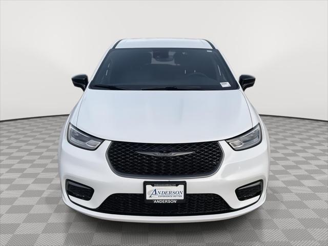 2026 Chrysler Pacifica Select AWD