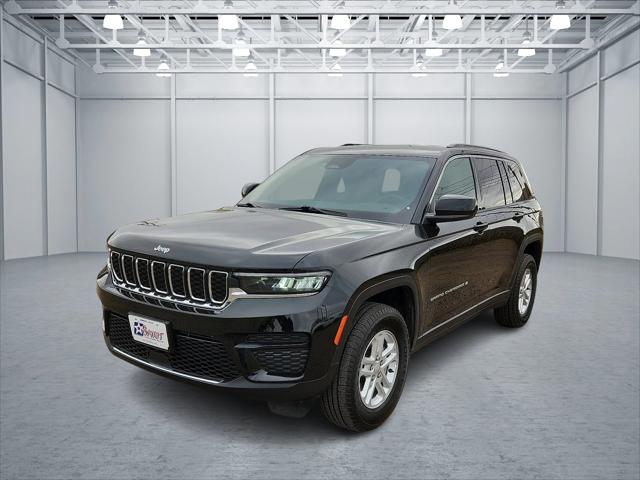 2025 Jeep Grand Cherokee Laredo 4x2