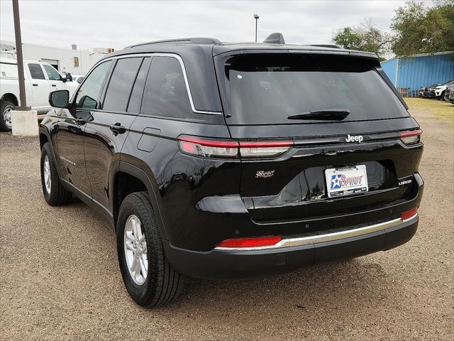 2025 Jeep Grand Cherokee Laredo 4x2