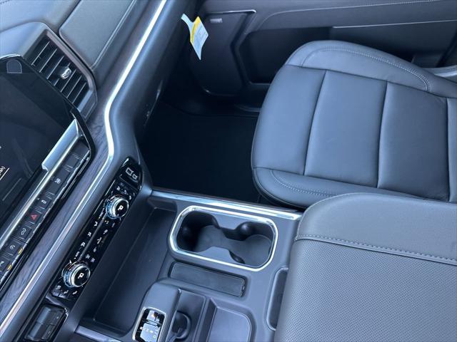 2026 GMC Sierra 1500 Crew Cab, Short Bed, SLT, 4WD