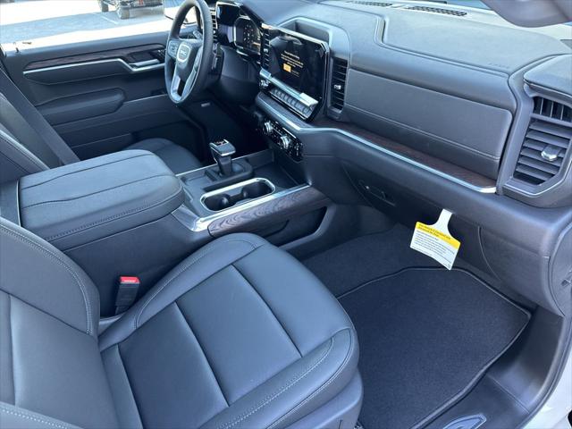 2026 GMC Sierra 1500 Crew Cab, Short Bed, SLT, 4WD