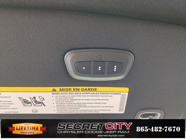 2026 Chrysler Pacifica Select