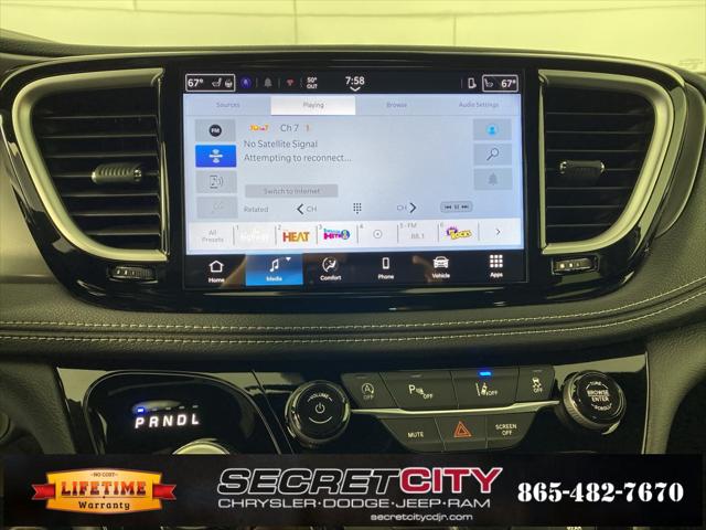 2026 Chrysler Pacifica Select