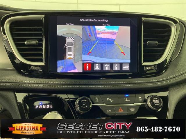 2026 Chrysler Pacifica Select