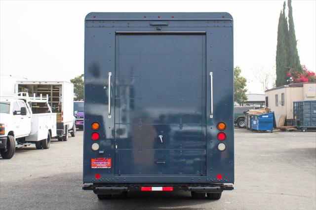 2020 Freightliner MT45G M Line