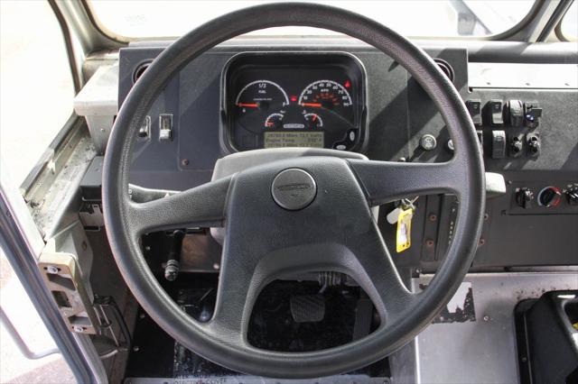 2020 Freightliner MT45G M Line