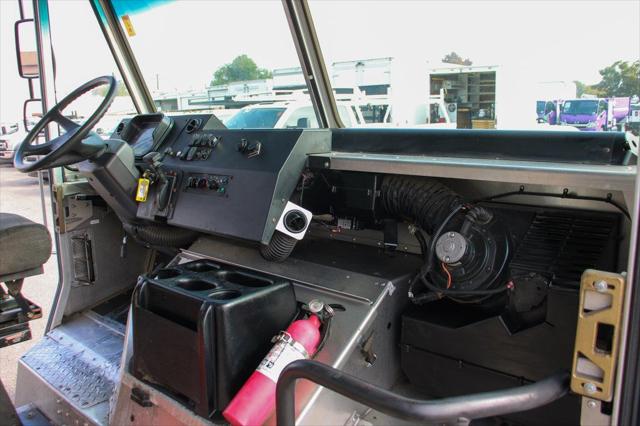 2020 Freightliner MT45G M Line