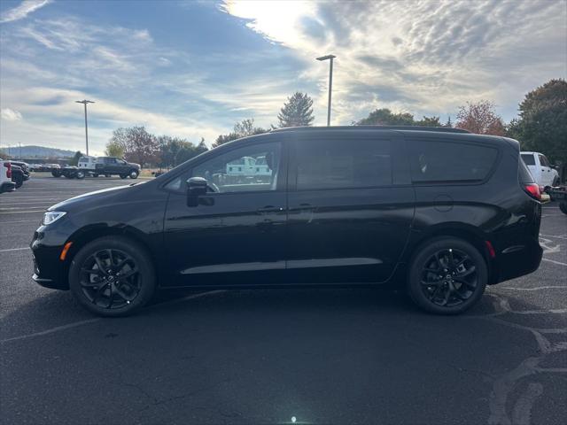 2026 Chrysler Pacifica Limited AWD