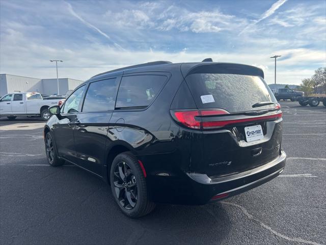 2026 Chrysler Pacifica Limited AWD