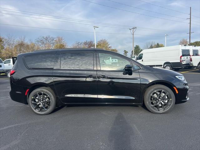 2026 Chrysler Pacifica Limited AWD
