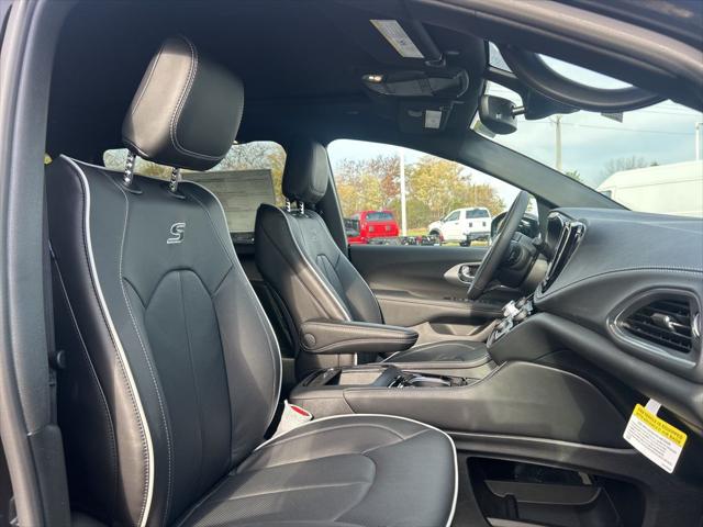 2026 Chrysler Pacifica Limited AWD