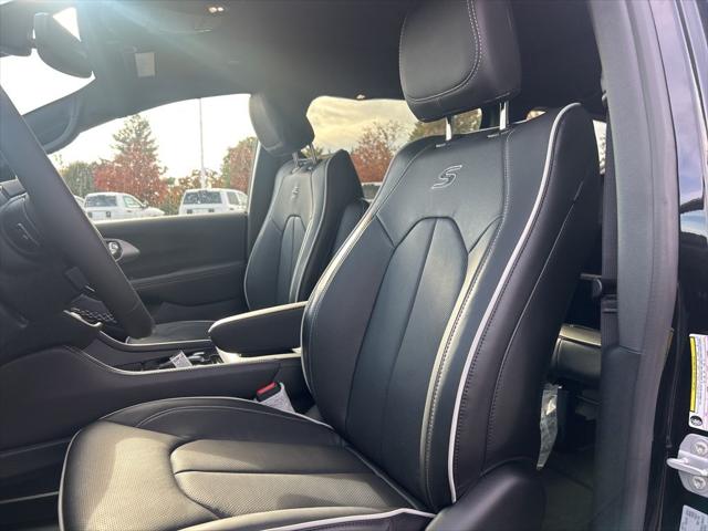 2026 Chrysler Pacifica Limited AWD