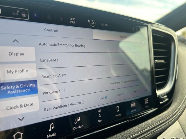 2026 Chrysler Pacifica Limited AWD