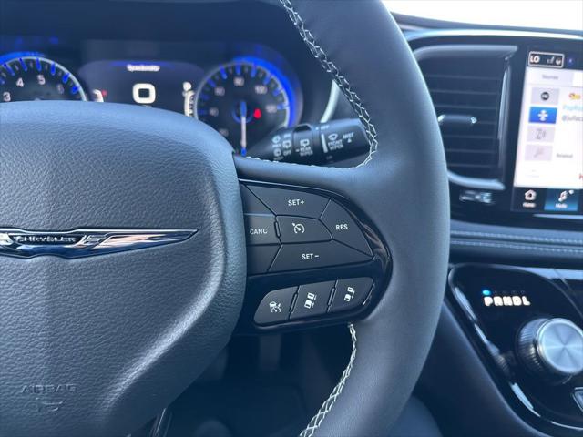 2026 Chrysler Pacifica Select AWD