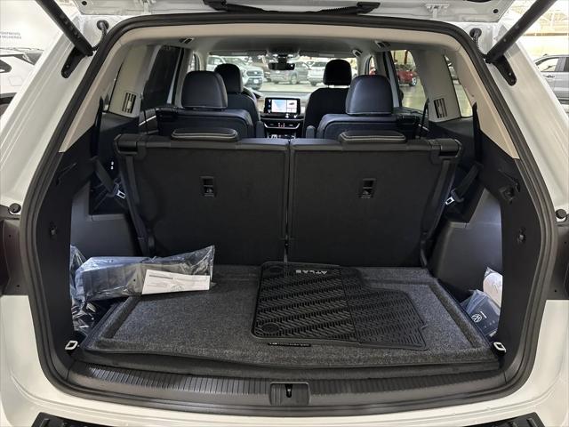2026 Volkswagen Atlas SE with Technology