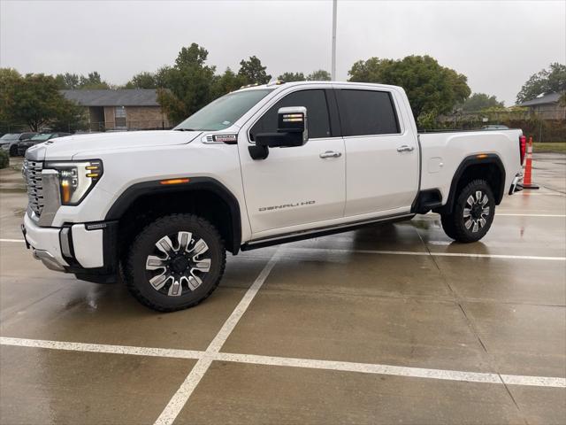 2024 GMC Sierra 2500HD 4WD Crew Cab Standard Bed Denali