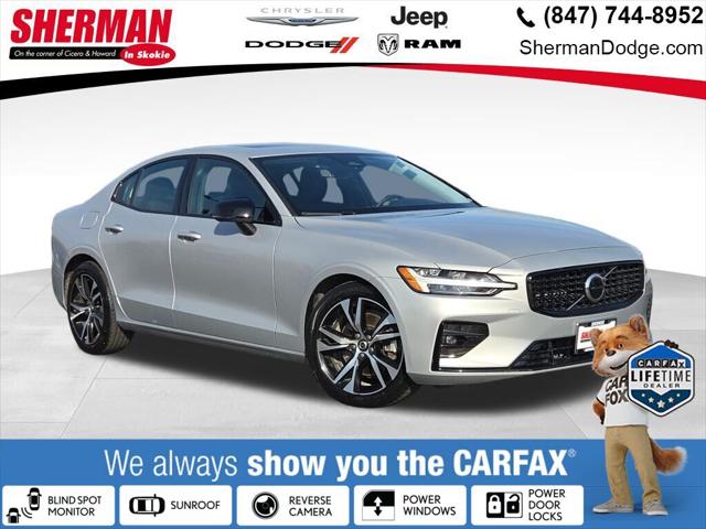 2024 Volvo S60 B5 Core Dark Theme