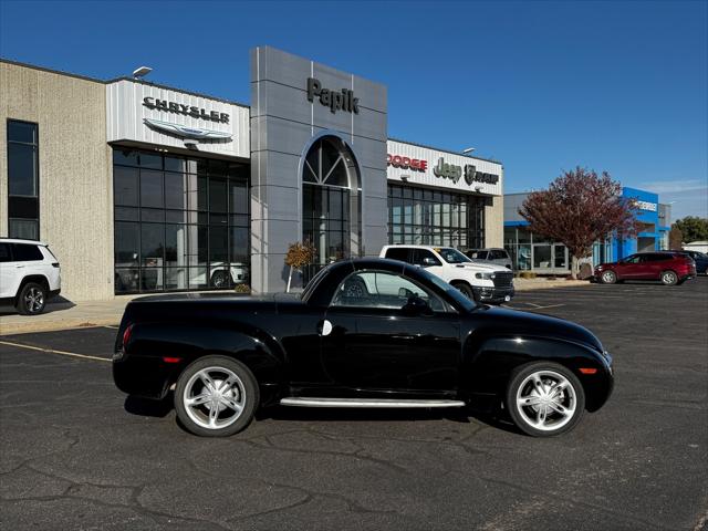 2004 Chevrolet SSR Base 2004 Chevrolet SSR Base