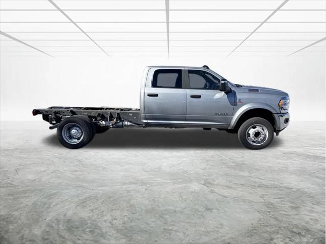 2024 RAM Ram 4500 Chassis Cab RAM 4500 SLT CHASSIS CREW CAB 4X4 60 CA 2024 RAM Ram 4500 Chassis Cab RAM 4500 SLT CHASSIS CREW CAB 4X4 60 CA
