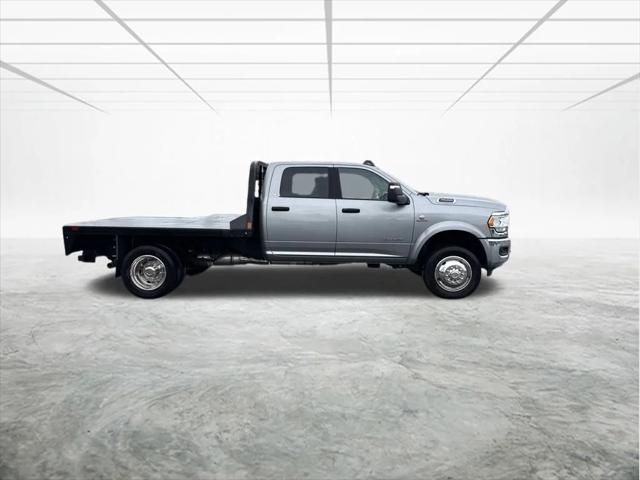 2024 RAM Ram 4500 Chassis Cab RAM 4500 SLT CHASSIS CREW CAB 4X4 60 CA 2024 RAM Ram 4500 Chassis Cab RAM 4500 SLT CHASSIS CREW CAB 4X4 60 CA