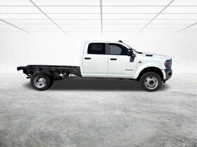 2024 RAM Ram 4500 Chassis Cab RAM 4500 SLT CHASSIS CREW CAB 4X4 60 CA 2024 RAM Ram 4500 Chassis Cab RAM 4500 SLT CHASSIS CREW CAB 4X4 60 CA