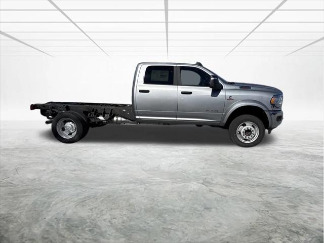 2024 RAM Ram 4500 Chassis Cab RAM 4500 SLT CHASSIS CREW CAB 4X4 60 CA 2024 RAM Ram 4500 Chassis Cab RAM 4500 SLT CHASSIS CREW CAB 4X4 60 CA