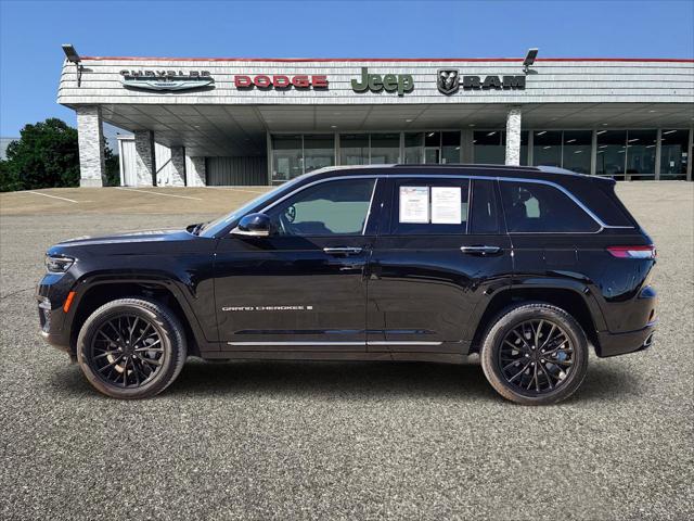 2022 Jeep Grand Cherokee Summit 4x4 2022 Jeep Grand Cherokee Summit 4x4