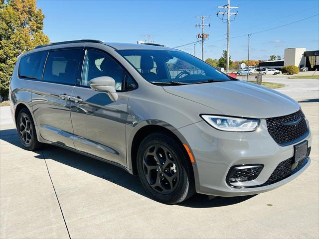2021 Chrysler Pacifica Hybrid Touring L 2021 Chrysler Pacifica Hybrid Touring L