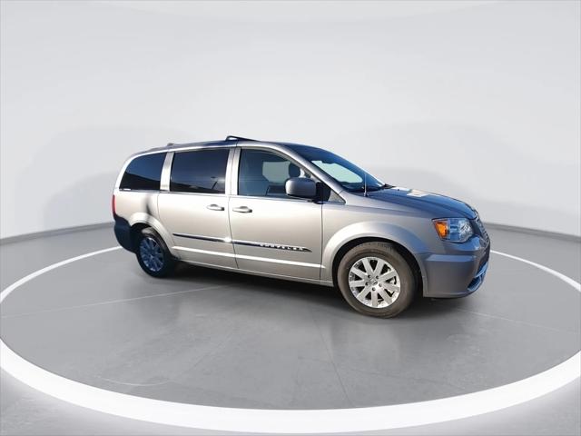 2016 Chrysler Town and Country Touring 2016 Chrysler Town and Country Touring