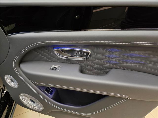 2025 Bentley Bentayga Azure V8