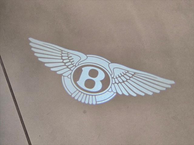 2025 Bentley Bentayga Azure V8