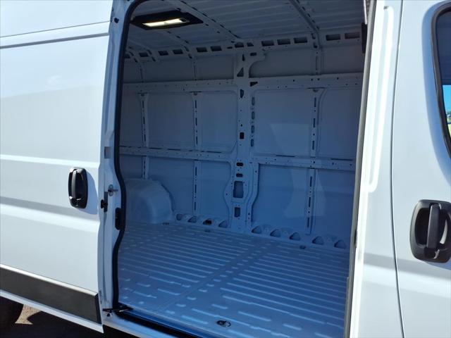 2025 Ram ProMaster 2500 Cargo Van Tradesman High Roof 159" WB w/Pass Seat