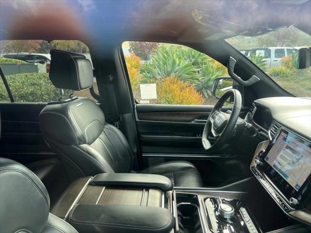 2023 Wagoneer Grand Wagoneer L Series II 4x4 2023 Wagoneer Grand Wagoneer L Series II 4x4