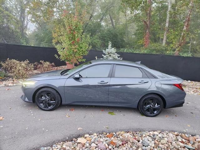 2023 Hyundai Elantra SEL 2023 Hyundai Elantra SEL