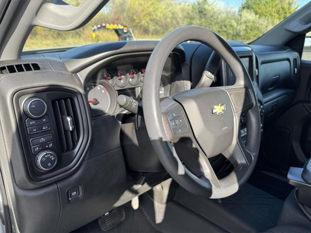 2021 Chevrolet Silverado 1500 4WD Crew Cab Short Bed Custom 2021 Chevrolet Silverado 1500 4WD Crew Cab Short Bed Custom
