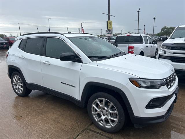 2024 Jeep Compass Latitude Lux FWD 2024 Jeep Compass Latitude Lux FWD