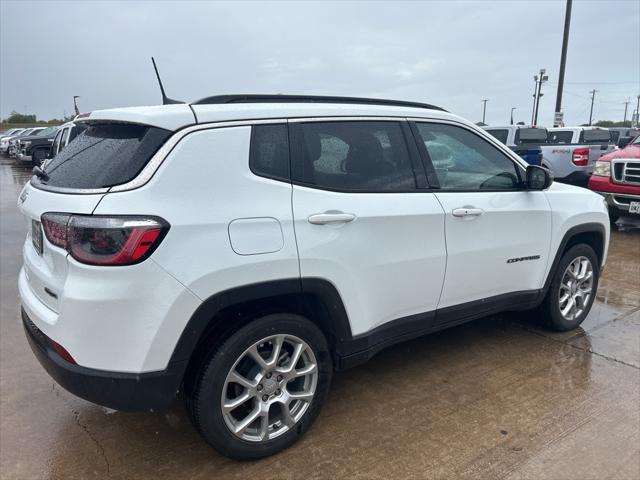 2024 Jeep Compass Latitude Lux FWD 2024 Jeep Compass Latitude Lux FWD