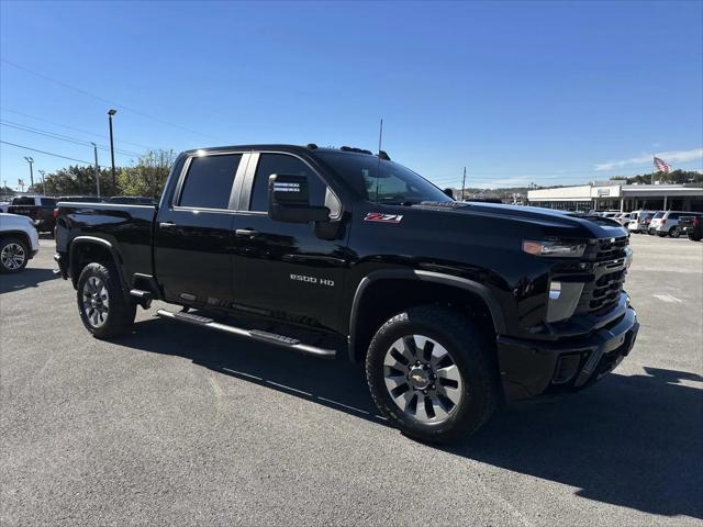 2025 Chevrolet Silverado 2500HD 4WD Crew Cab Standard Bed Custom