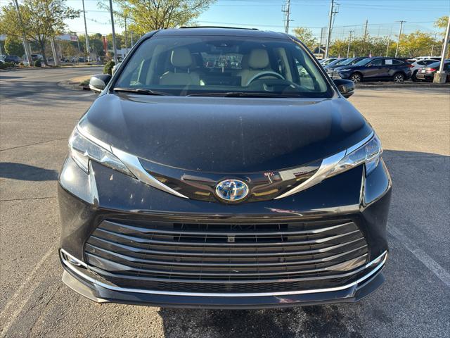 2025 Toyota Sienna Platinum 2025 Toyota Sienna Platinum