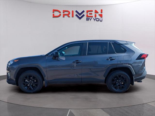 2022 Toyota RAV4 LE 2022 Toyota RAV4 LE