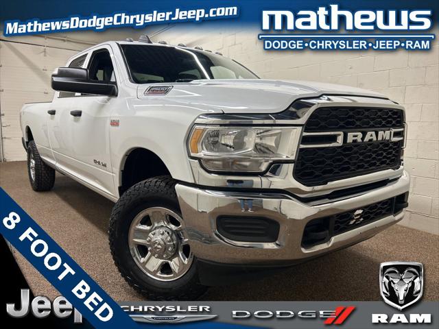 2022 RAM 3500 Tradesman Crew Cab 4x4 8 Box