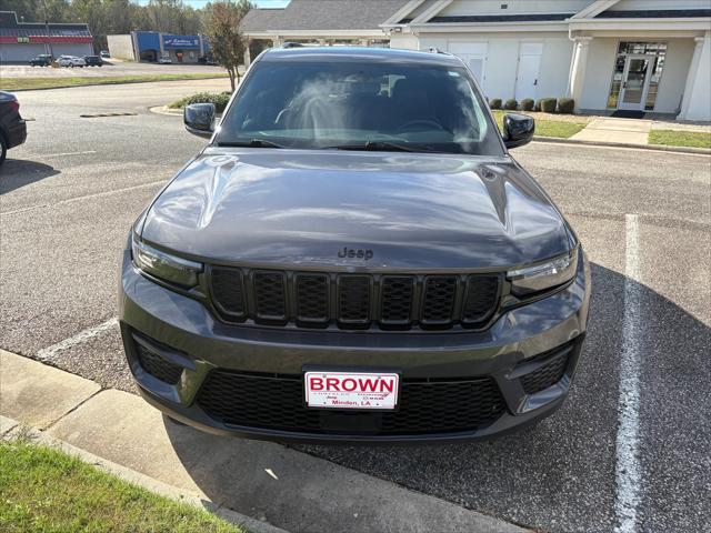 2023 Jeep Grand Cherokee Altitude 4x4 2023 Jeep Grand Cherokee Altitude 4x4