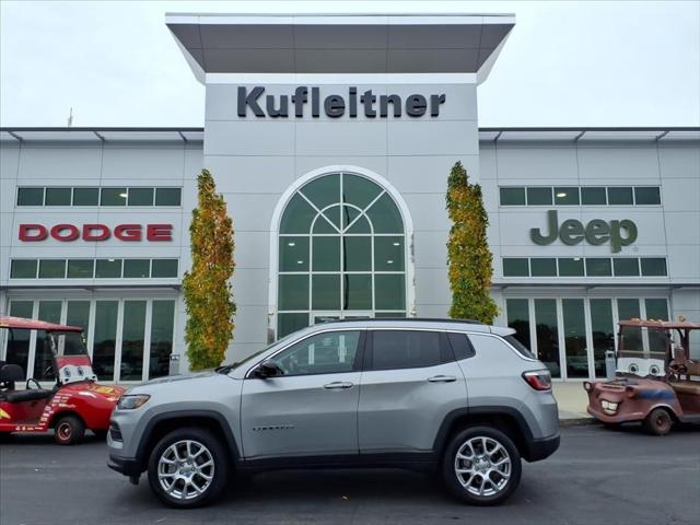 2022 Jeep Compass Latitude Lux 4x4 2022 Jeep Compass Latitude Lux 4x4