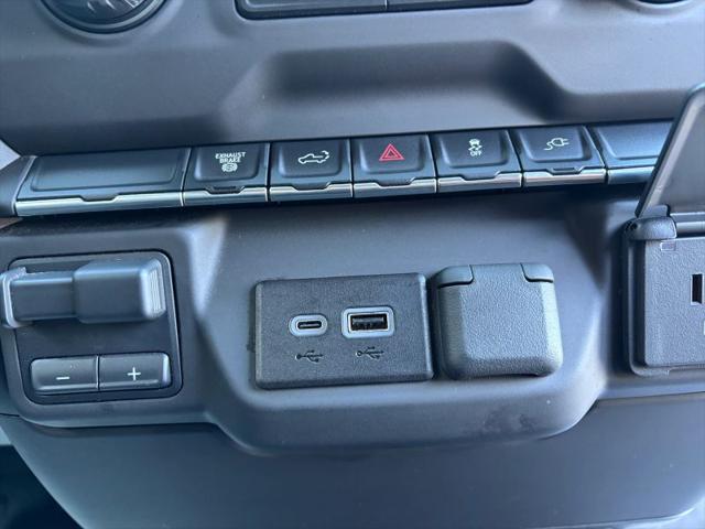 2023 Chevrolet Silverado 2500HD 4WD Crew Cab Standard Bed Custom