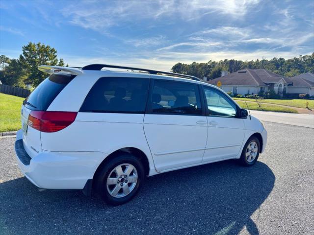 2004 Toyota Sienna LE