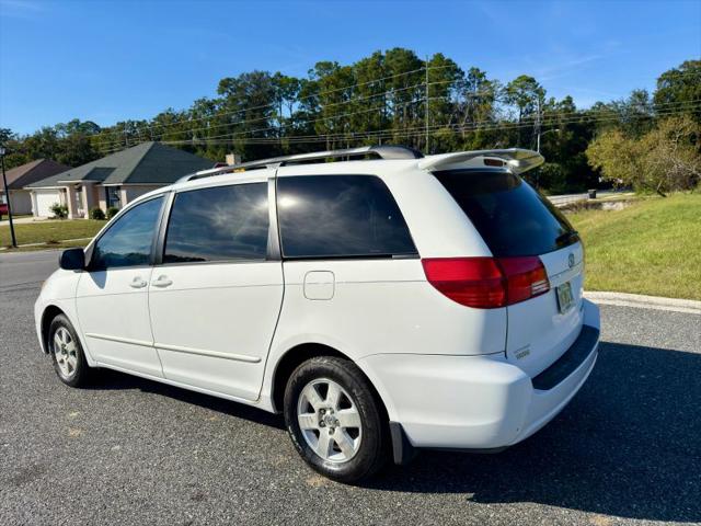 2004 Toyota Sienna LE